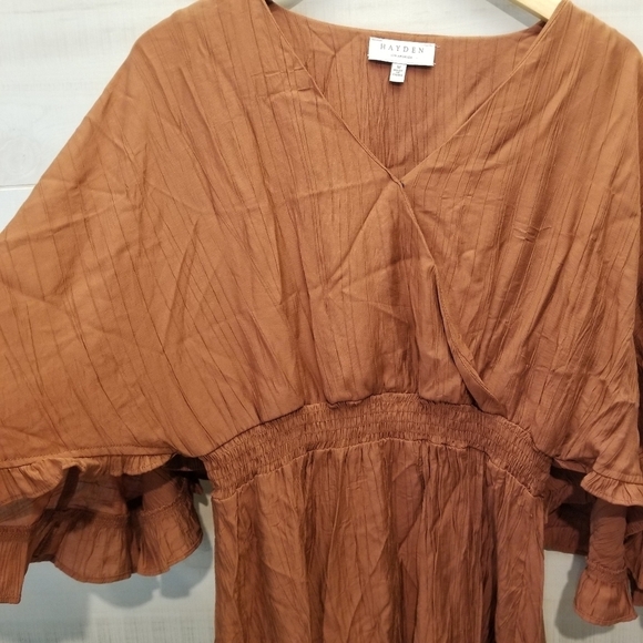 {M} Hayden Exaggerated Open Ruffled Dolman Sleeve Dress in Brick - Picture 3 of 10